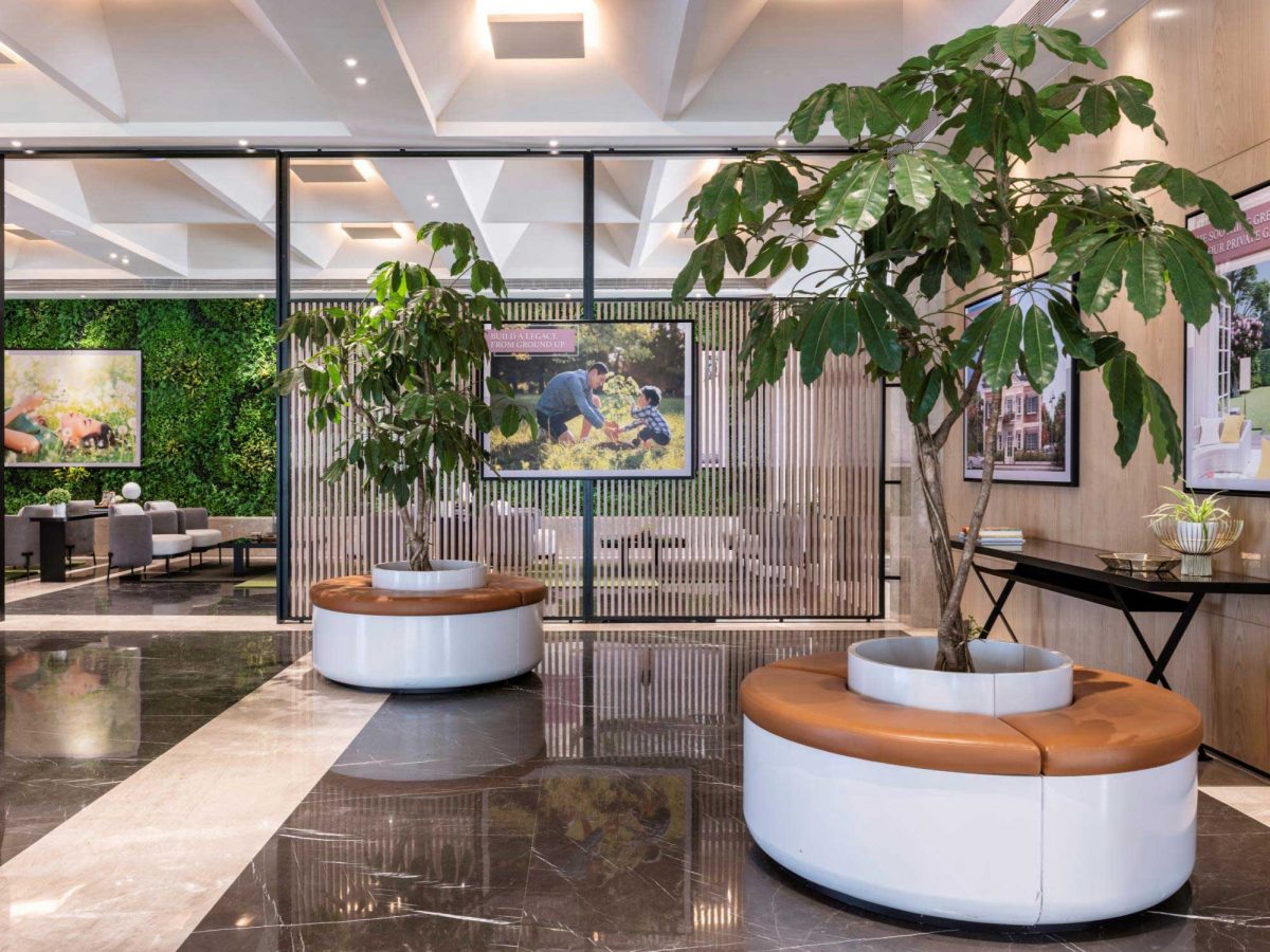 Accentuating a chic workplace with a subtle palette: Lodha Luxuria ...