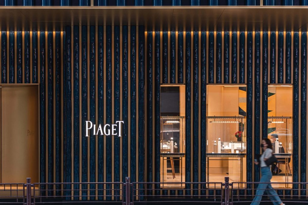 Witness a jewelled urban moment in commercial fa ades Piaget