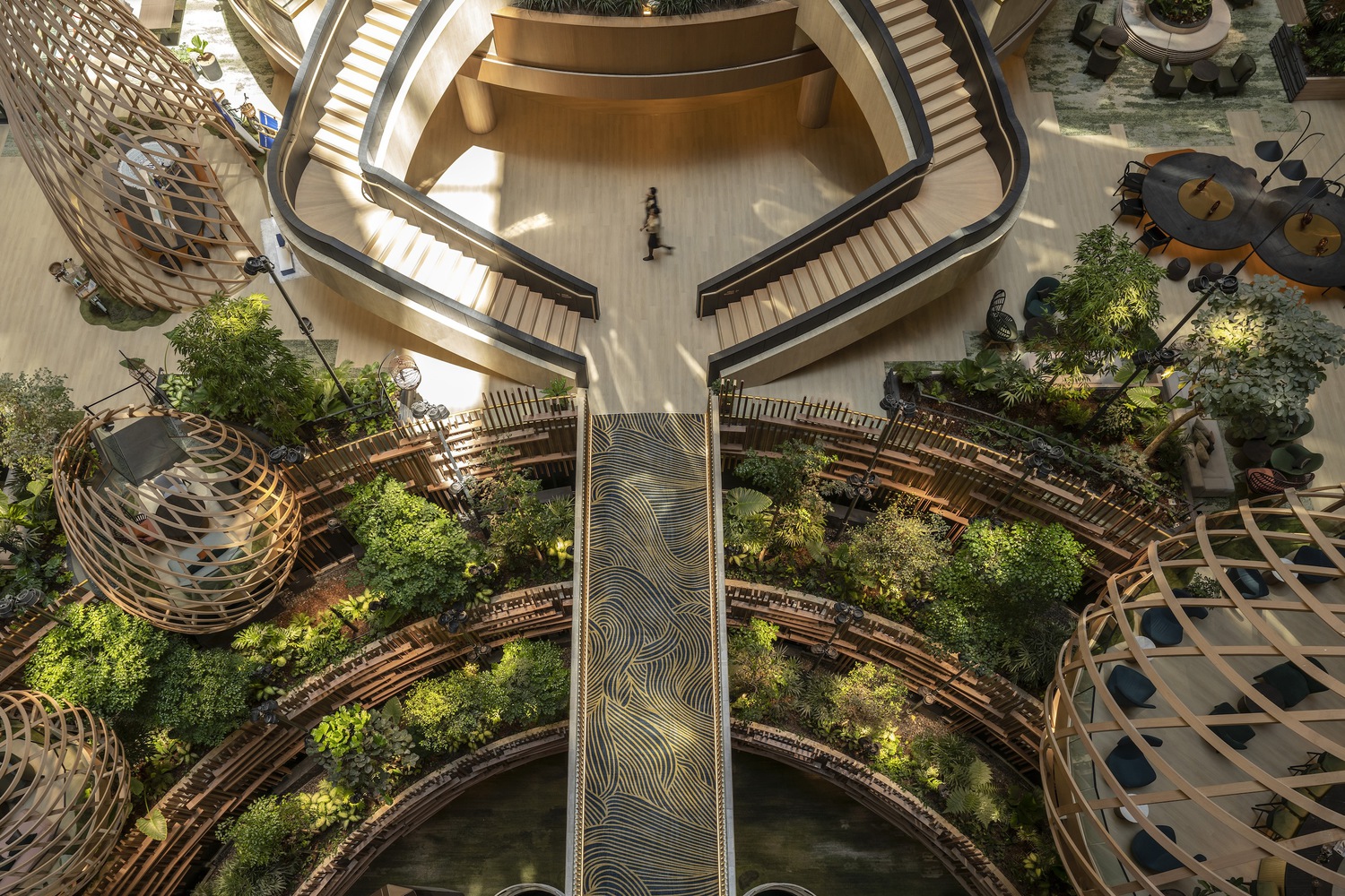 FDAT Architect's green oasis: Transforming urban architecture at ...